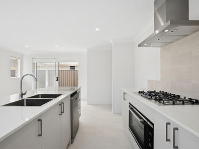 31 Navajo Road, Karnup WA 6176