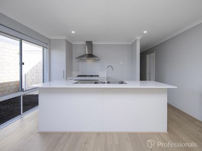 34 Greville Grove, Lakelands WA 6180