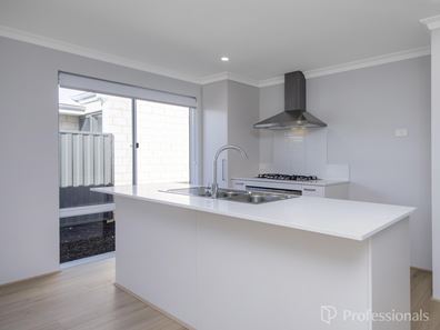 34 Greville Grove, Lakelands WA 6180