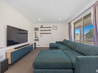 69 Seminole Gardens, Seville Grove WA 6112