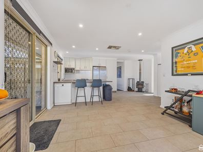 69 Seminole Gardens, Seville Grove WA 6112