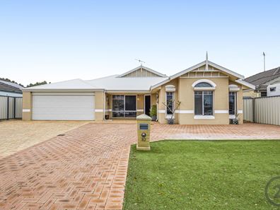 10 Oakwood Gate, Meadow Springs WA 6210