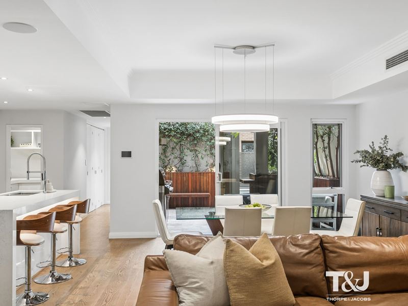 18 Kyle Way, Claremont WA 6010