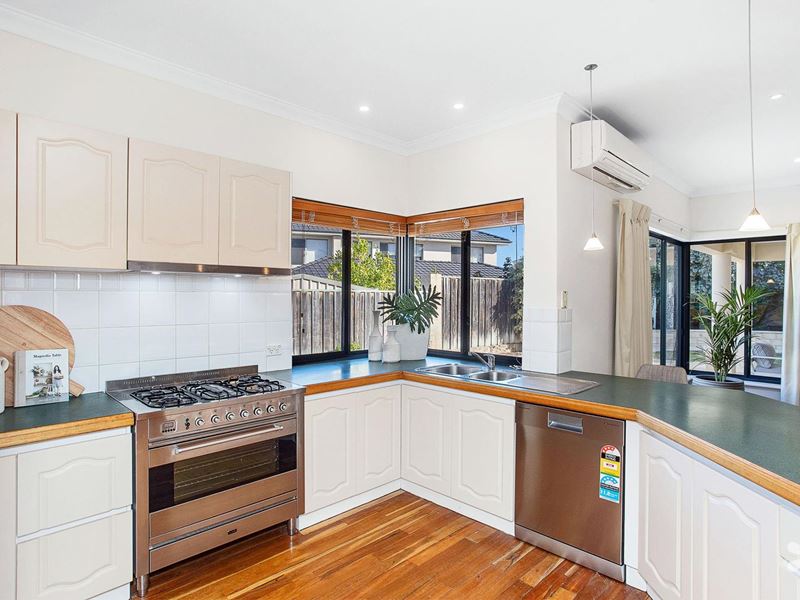 24 Gateshead Loop, Mindarie WA 6030