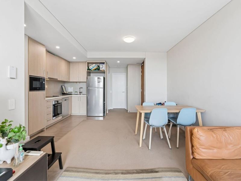 817/18 Cecil Avenue, Cannington WA 6107