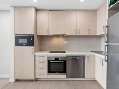 817/18 Cecil Avenue, Cannington WA 6107