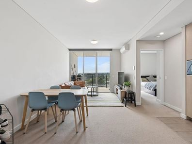 817/18 Cecil Avenue, Cannington WA 6107