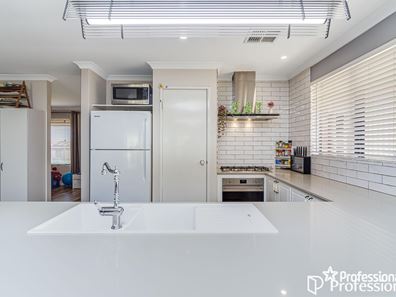 18 Vanderlin Crescent, Ridgewood WA 6030