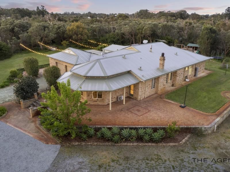 23 Robinson Road, Wandi WA 6167