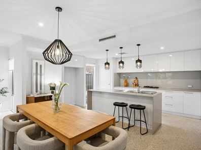 16 Langoulant Road, Swanbourne WA 6010
