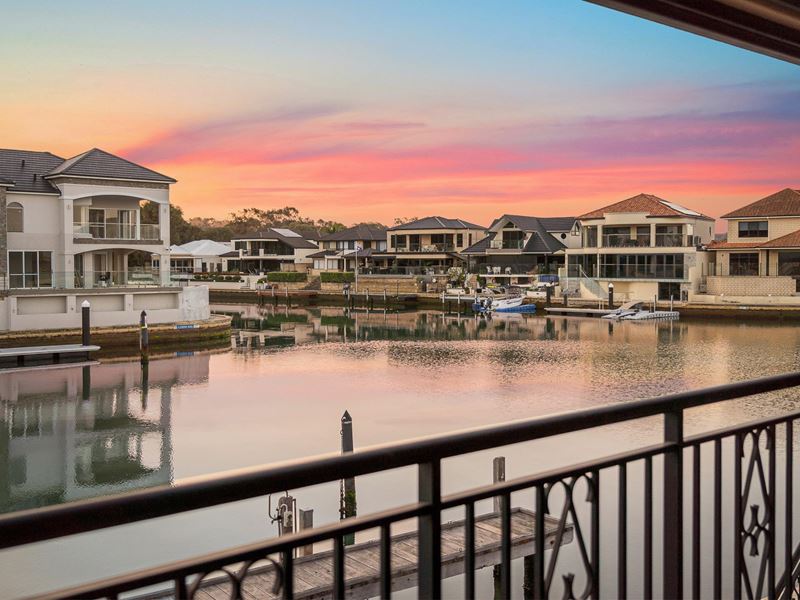 27 Aztec Island Retreat, Halls Head WA 6210