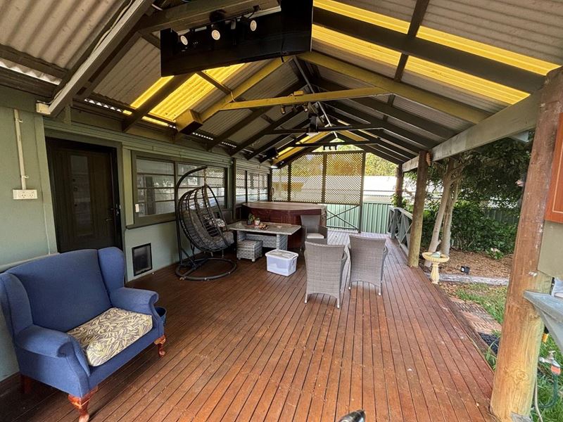 6 Money Street, Burekup WA 6227