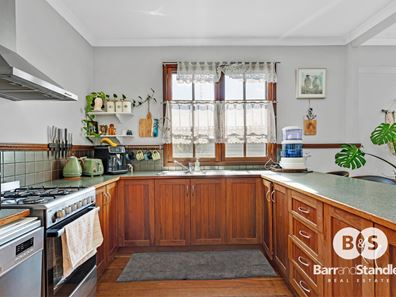 6 Money Street, Burekup WA 6227