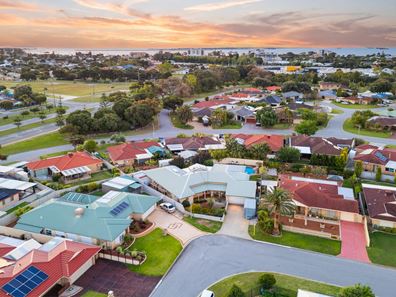 8 Ovens Place, Rockingham WA 6168