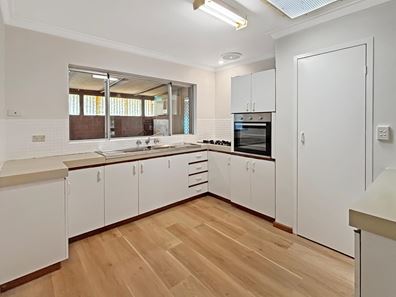 10 Hardwick St, Morley WA 6062