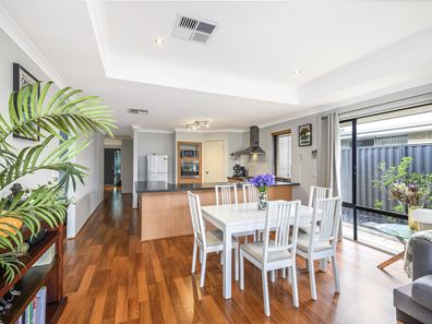 6 Vaspar Link, Aveley WA 6069