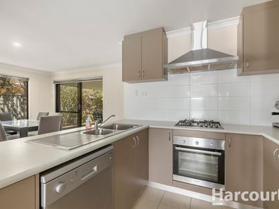 12 Dutton Gardens, South Yunderup WA 6208