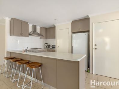 12 Dutton Gardens, South Yunderup WA 6208