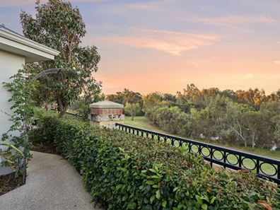 7 Edgewood View, South Guildford WA 6055