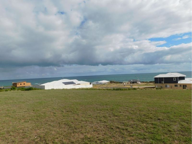 7 Oceanside  Bvd, Dongara WA 6525