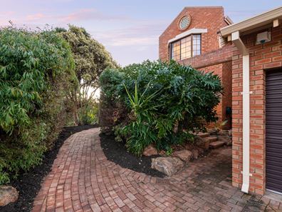 28 Cromford Way, Carine WA 6020