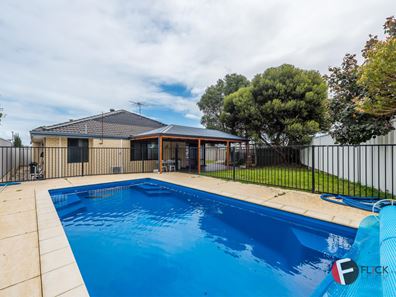 43 Clarafield Meander, Tapping WA 6065