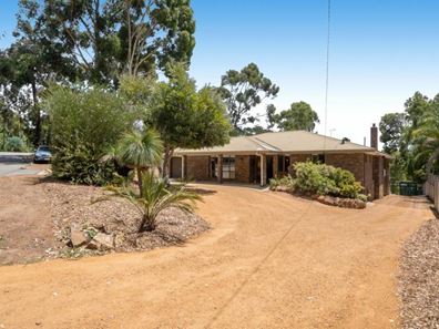 210 Peet Road, Roleystone WA 6111