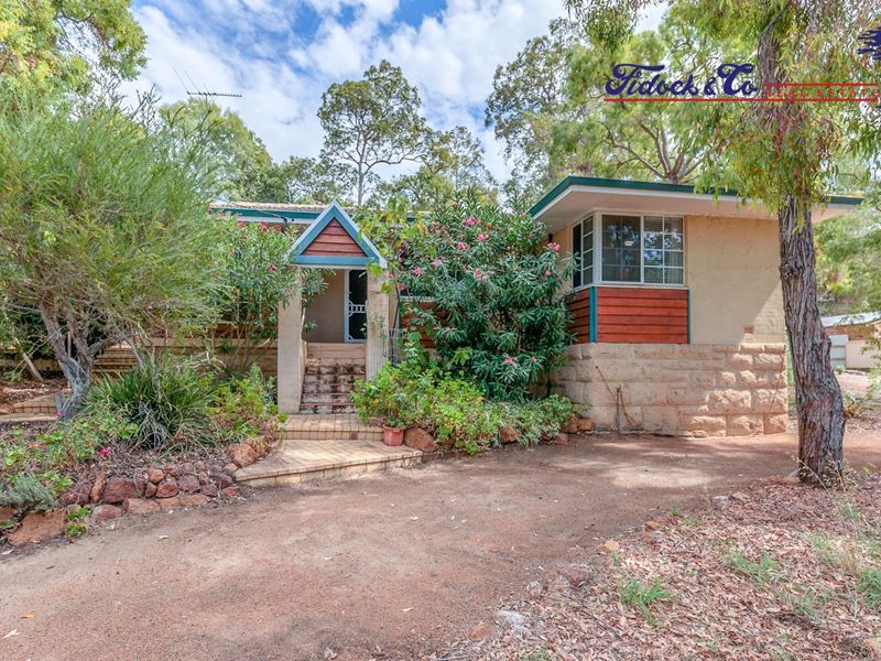 4 Berrima Road, Roleystone WA 6111