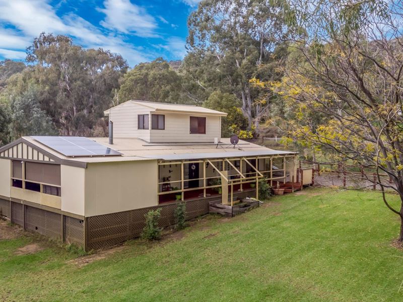 73 Lewis Road, Serpentine