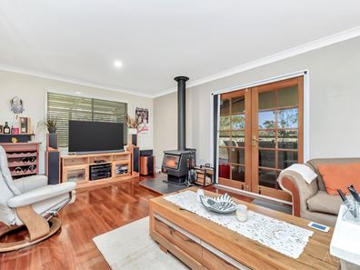 73 Lewis Road, Serpentine WA 6125