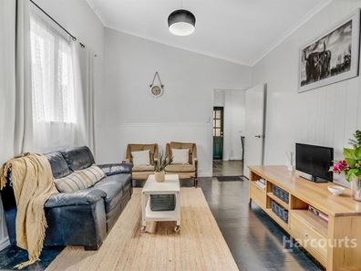 32 Flinders Street, Falcon WA 6210
