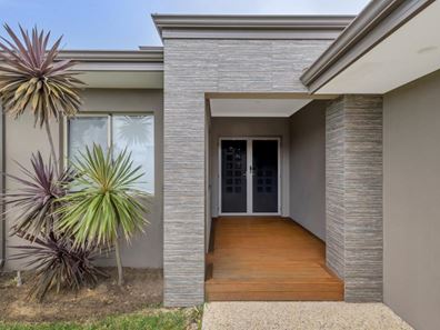 42 Leighton Road East, Halls Head WA 6210