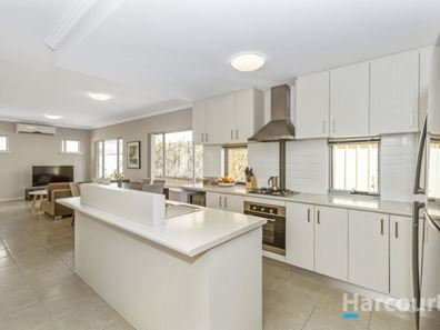 4B Anjou Way, Hamilton Hill WA 6163