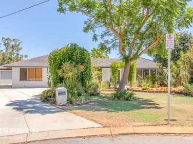 11 Lachlan Road, Thornlie WA 6108