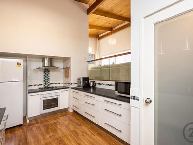 8 Barkley Place, Halls Head WA 6210