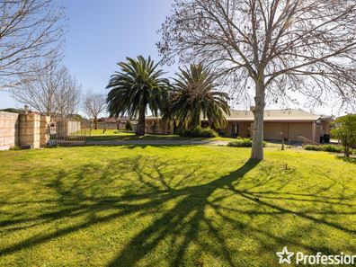 8 Coulthard Crescent, Canning Vale WA 6155