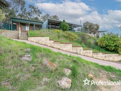 14 Amethyst Cresent, Mount Richon WA 6112