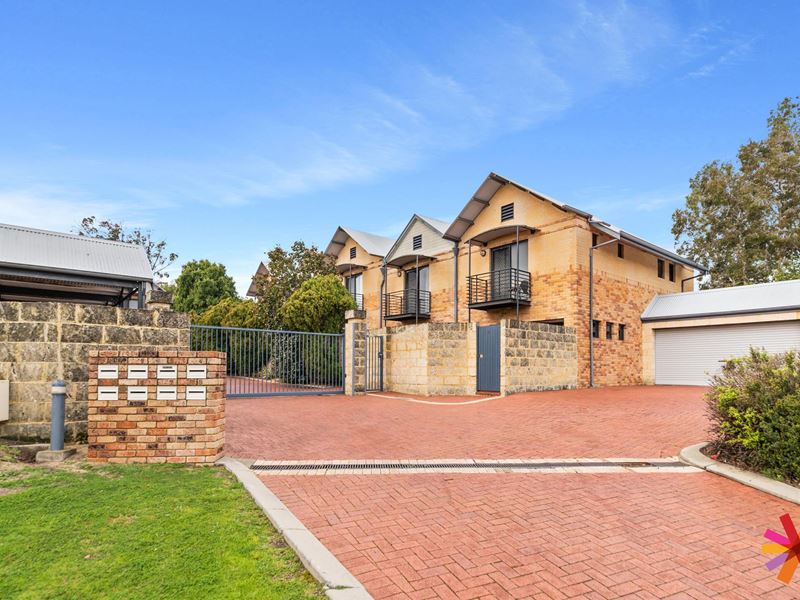 2/342 Canning Highway, Como