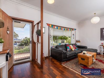 6 Russell Road, Greenmount WA 6056