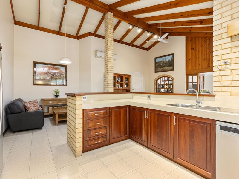 16 Nicholson Loop, Bateman