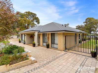 26 Lyons  Road, Waroona WA 6215