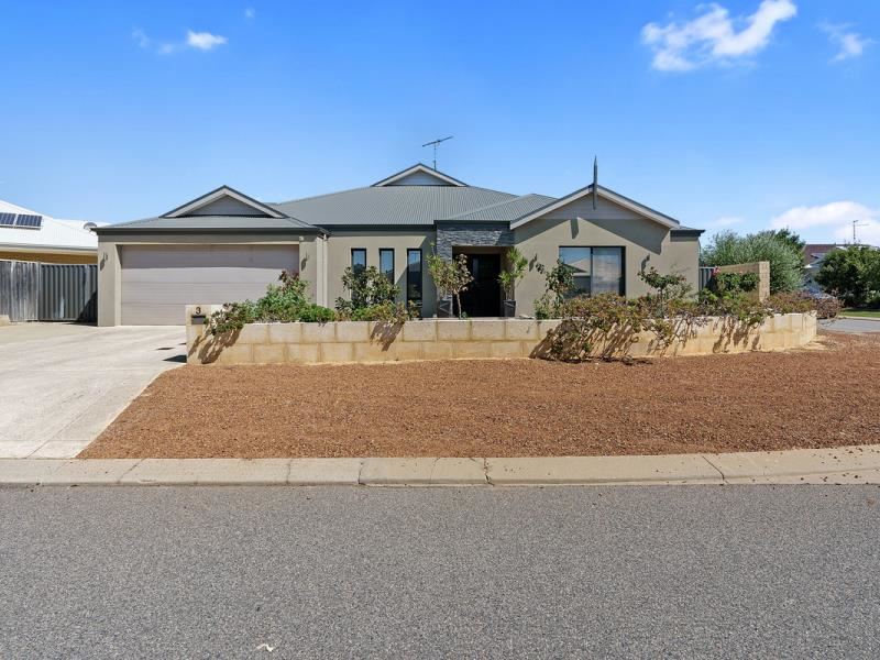3 Beaufortia Turn, Halls Head WA 6210