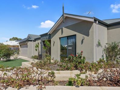 3 Beaufortia Turn, Halls Head WA 6210