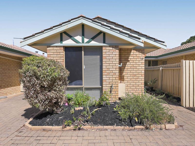 16/6-8 Sepia Court, Rockingham