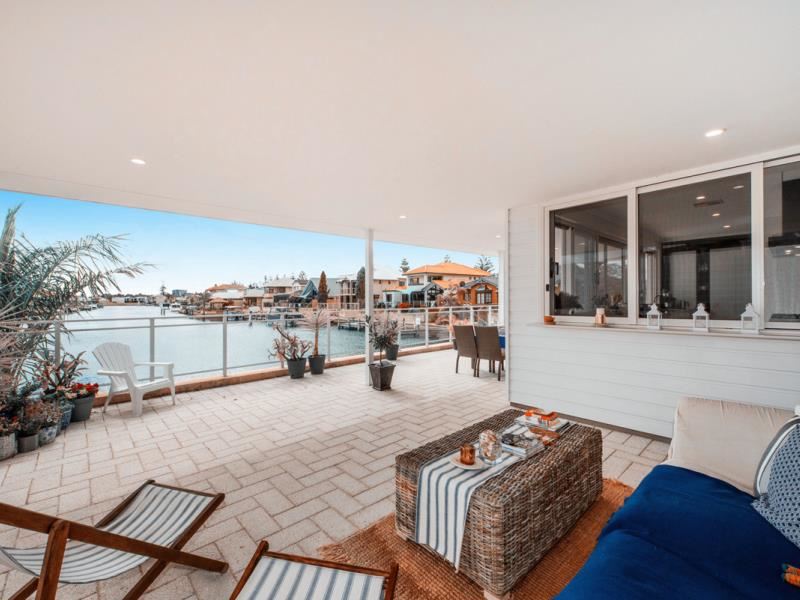 4 Arika Mews, Halls Head