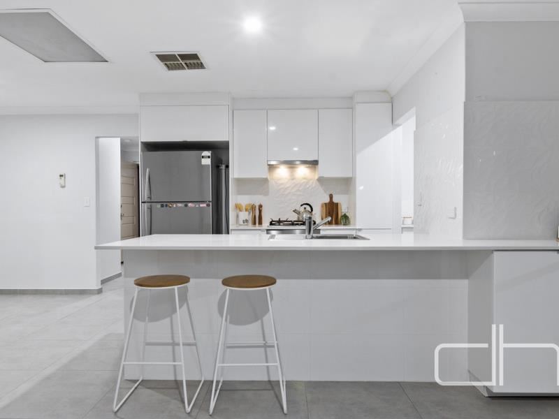 16 Constantine Way, Marangaroo