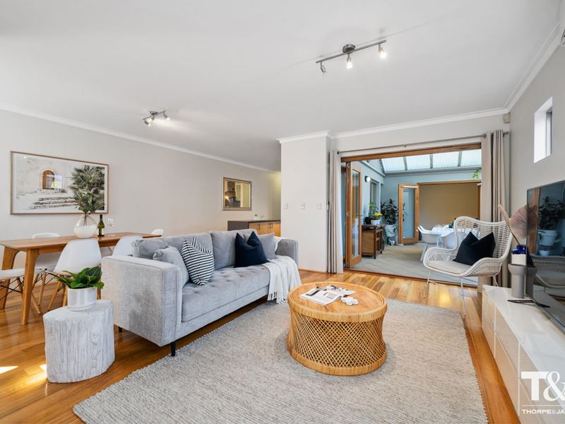 206C Grand Prom, Doubleview