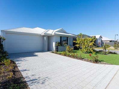 8 Zircon Street, Treeby WA 6164