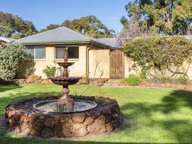 2 Karri Loop, Margaret River