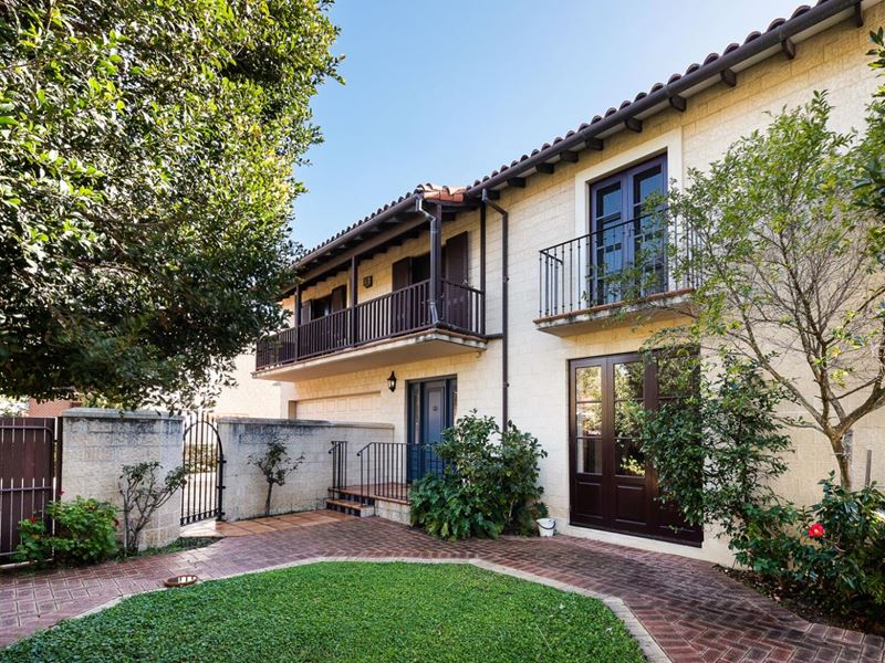 6 Aston Place, Claremont
